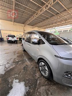 هیوندای ستاریا
